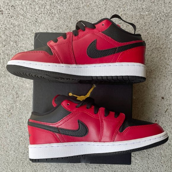 Nike Air Jordan 1 Low GS  Reverse Bred Pebble - Picture 2 of 4